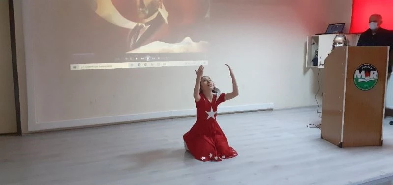 İstiklal Marşı’nı ezbere okuma yarışmasında birincisi oldu
