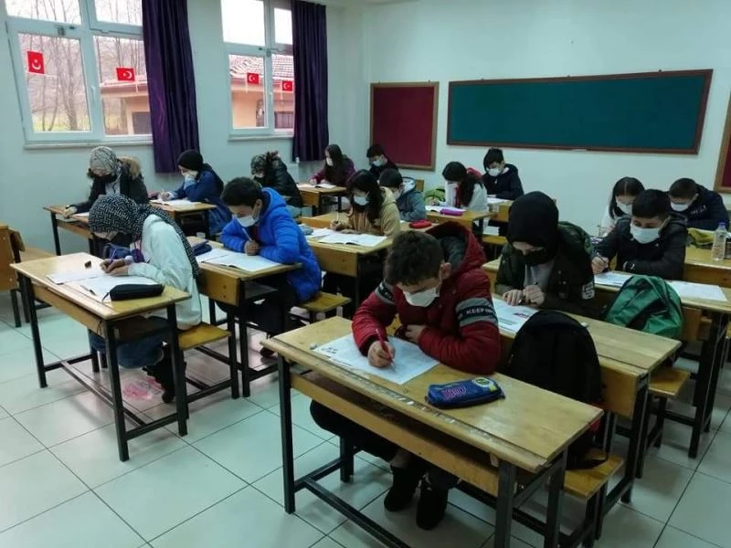 Kaynaşlı’da mart ayı deneme sınavı yapıldı
