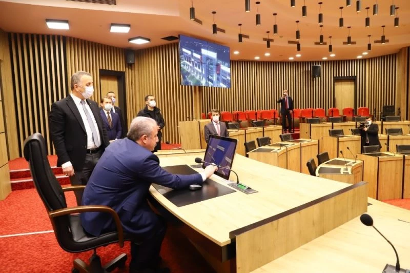 Şentop, engellilerle derse girdi
