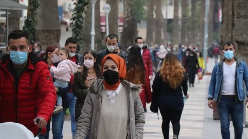 Denizli’de sosyal mesafe unutuldu
