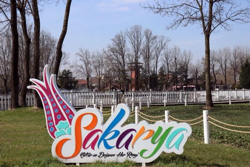 Kırmızı ilin sokakları boş kalınca güzellikler ortaya çıktı
