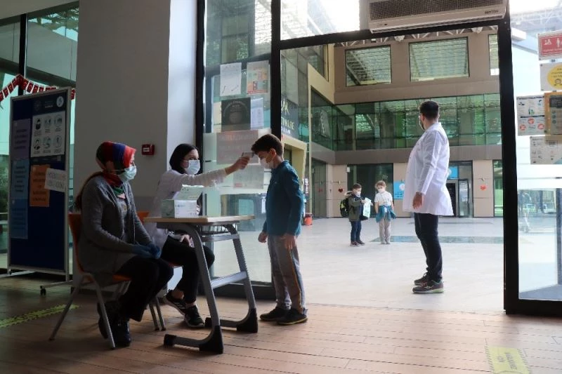 Kırmızıya dönen ilde eğitimin aksamaması için sıkı tedbir
