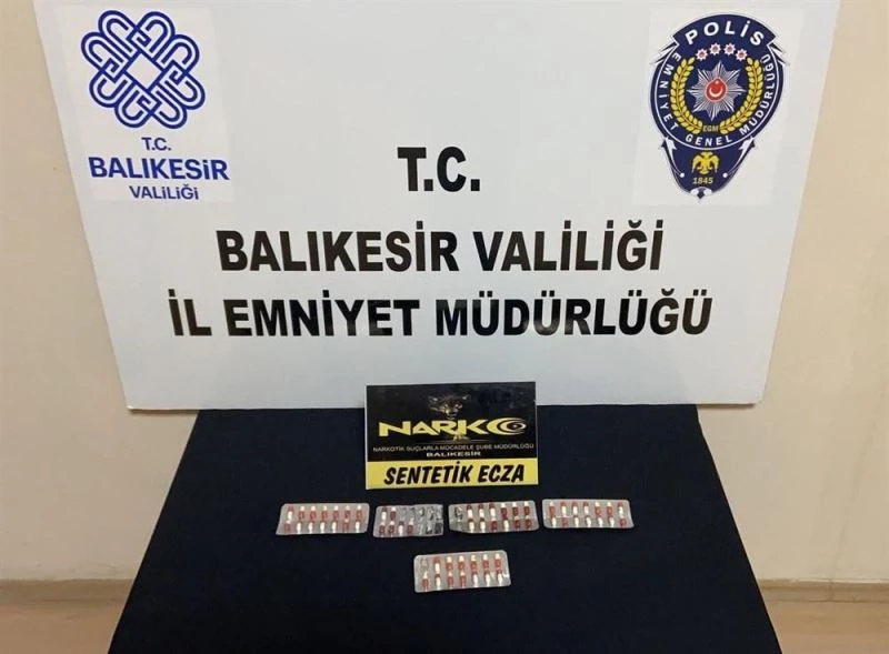 Balıkesir’de 12 uyuşturucu şüphelisine operasyon
