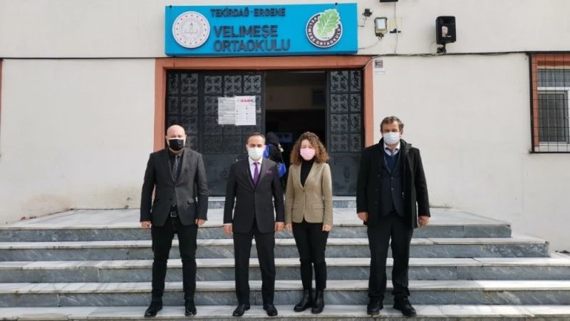 Müdür Parıltı, yüz yüze eğitime başlayan okulları inceledi
