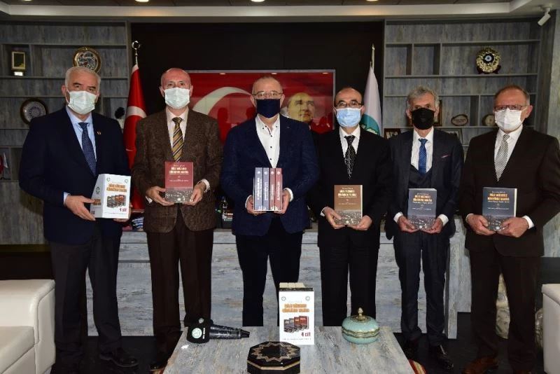 Manisa’nın geçmişine ışık tutacak kitap serisi tanıtıldı
