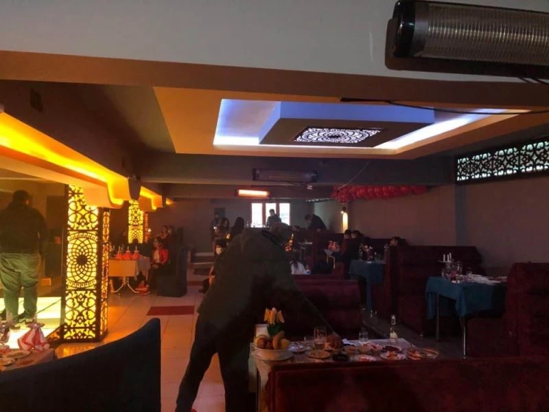 Konya’da yasak dinlemeyen ruhsatsız eğlence mekanları yine basıldı

