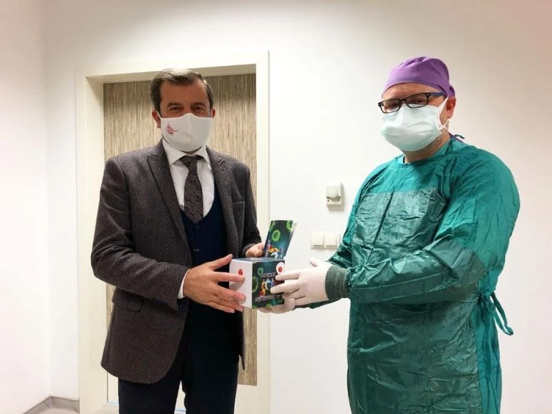 Başkan Işık, sağlık kahramanlarının gönlünü aldı
