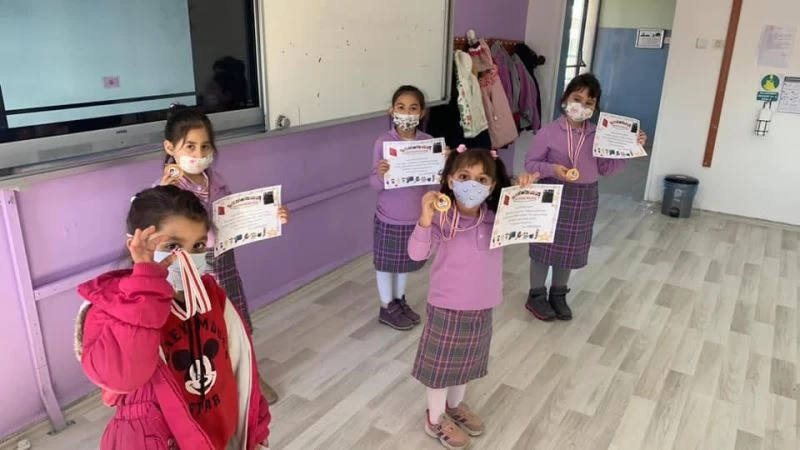 Okuma yazmayı uzaktan eğitimle öğrendiler
