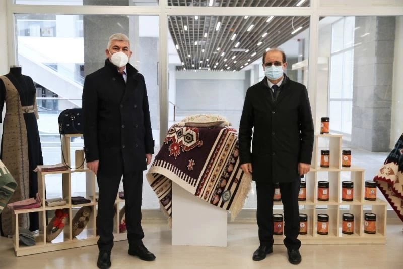 Cumhurbaşkanlığı Kütüphaneler Daire Başkanı Ayhan Tuğlu’dan
