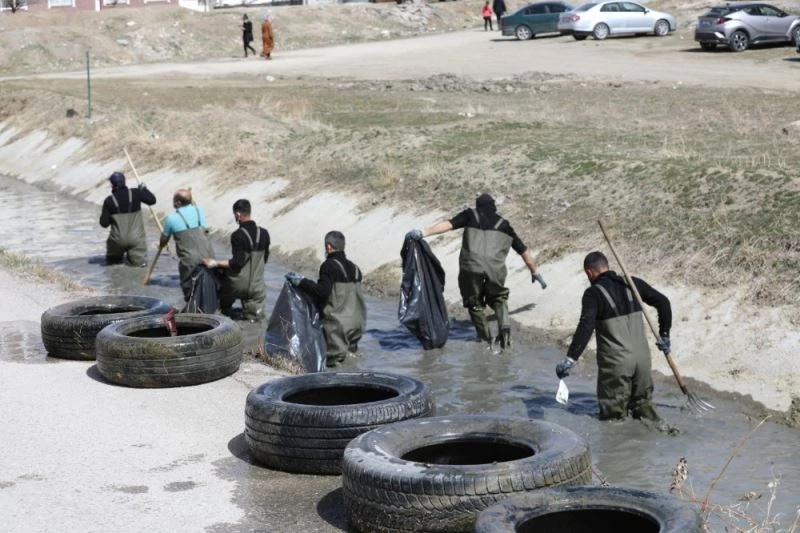 Tarihi Şamran Kanalı’nda temizlik çalışması
