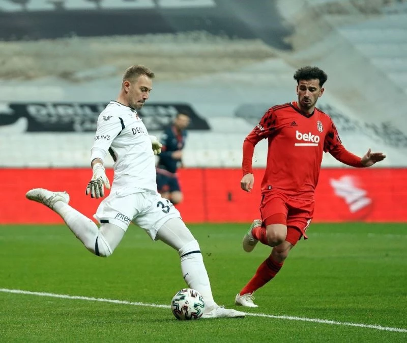 Başakşehir’de Mert Günok 4 maç sonra sahada