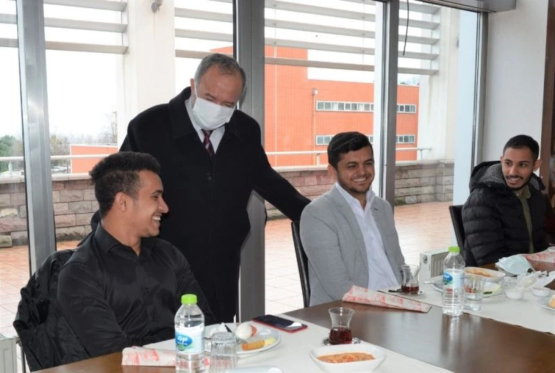 Rektör Çufalı, Uluslararası öğrenciler ile bir araya geldi
