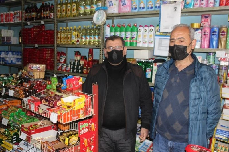 Adına türkülerin yazıldığı ’Bakkal amca’ yok oluyor
