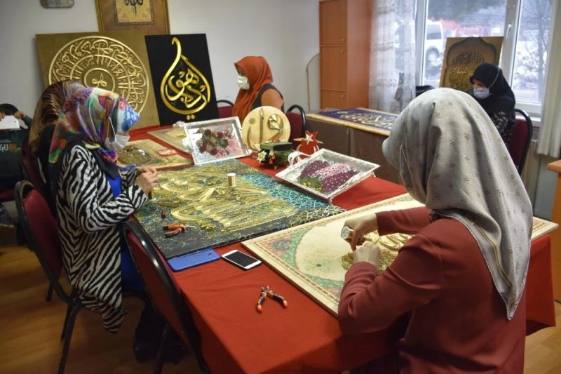 Tatvan Belediyesinin kurslarıyla kadınlar ev ekonomilerine katkıda bulunuyor
