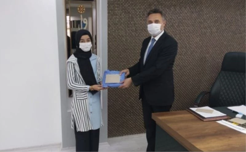 “On Kıta Bir Vatan İlelebet İstiklal” temalı yarışmada ödüller verildi
