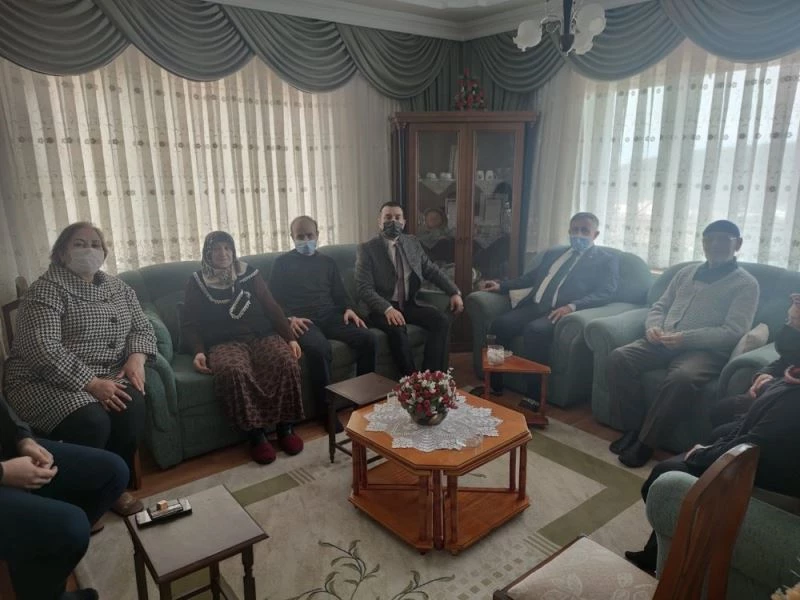 Şehit aileleri ziyaretinde kaleme aldığı duygu dolu mektubu okudu
