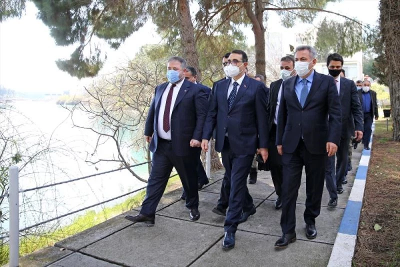 Enerji ve Tabii Kaynaklar Bakanı Dönmez, Türkiye