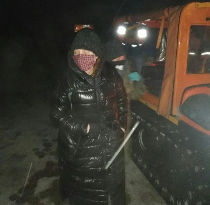 Amerika ve Kanadalı kadın turistler Nemrut Dağı’nda mahsur kaldı
