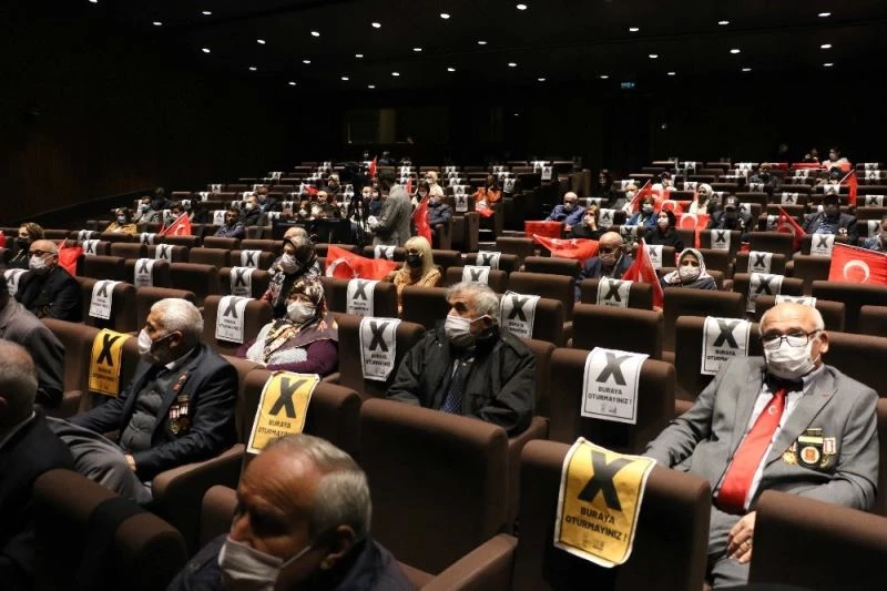 Destansı türküler kahramanlar için söylendi
