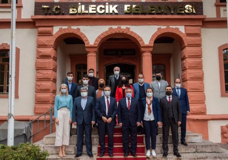 AK Parti’nin yeni yöneticilerinden ziyaretler
