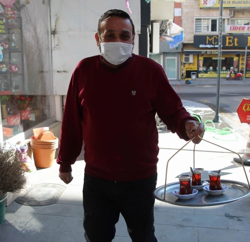 Nevşehir’de kafe ve restoranlar yeniden açılmanın heyecanını yaşıyor
