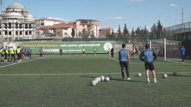 Şampiyonluk için kenetlendi
