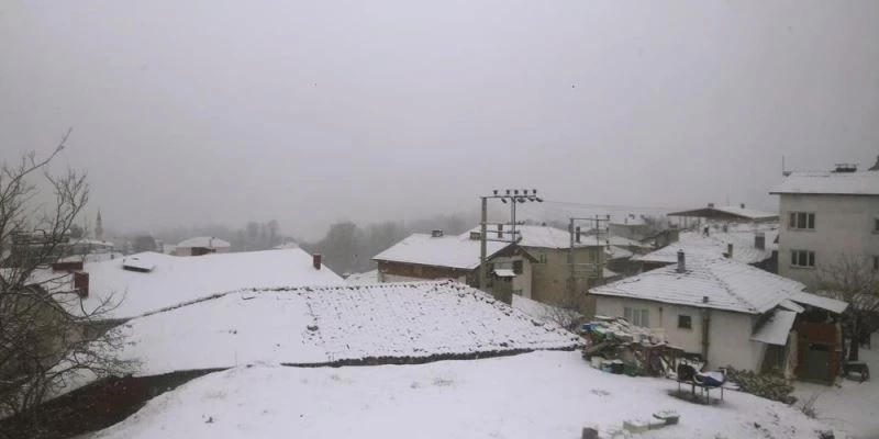 Bursa’nın dağ yöresi beyaza büründü
