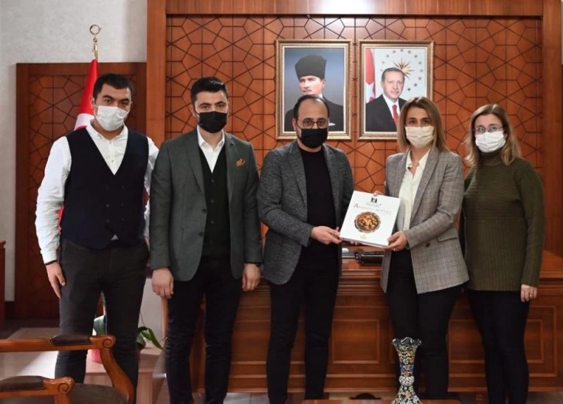 TÜRES İl Başkanı Çiçekli, Vali Becel’i ziyaret etti
