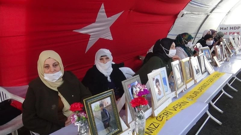 Eylemdeki anne Levent: “Çocukların elleri kalem tutacaktı, silah verdiler”
