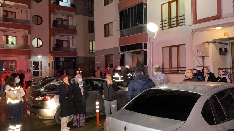 İtfaiyeyi gören kısıtlamayı unutup sokağa çıktı
