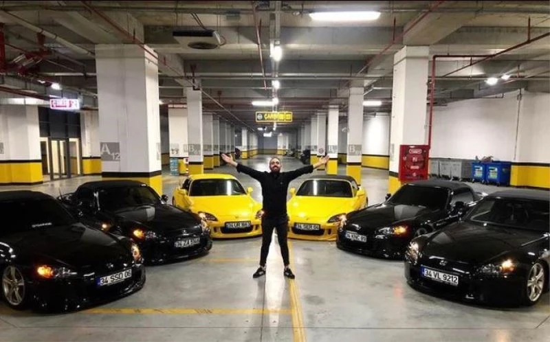 Özer İldirim, iş hayatındaki stresi spor araba hobisiyle atıyor
