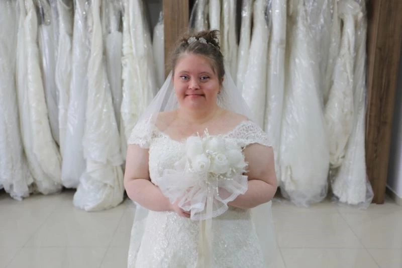 Down Sendromlu Ceren’in gelinlik hayali gerçek oldu
