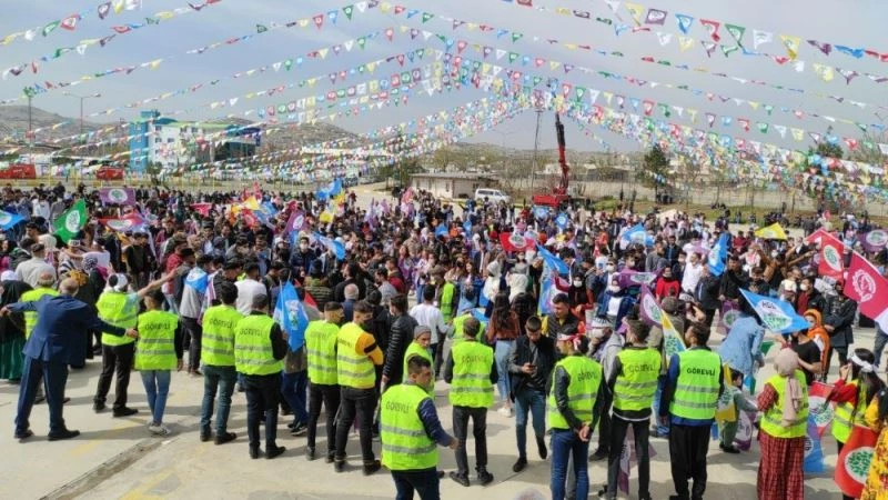 Nevruz kutlamalarında polis, terör örgütü propagandasına geçit vermedi
