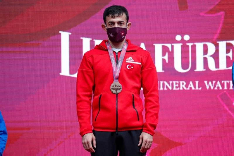 Millilerden Budapeşte’de 6 madalya, 4 olimpiyat kotası