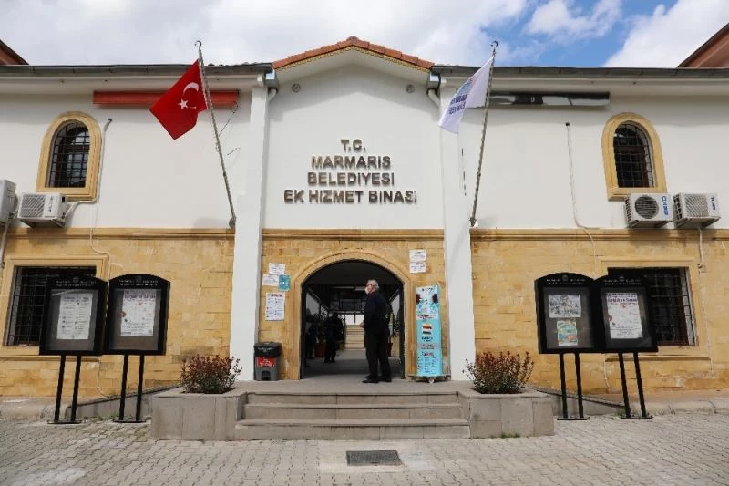 Marmaris Belediyesi’ne karekod okutarak girilebiliyor
