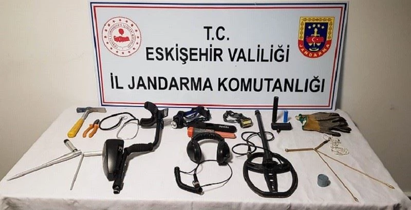 Kaçak definecilere jandarmadan suçüstü
