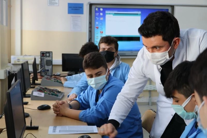 (Özel) Filyos Vadi Projesi’nin nitelikli ara elemanları bu okuldan mezun olacak
