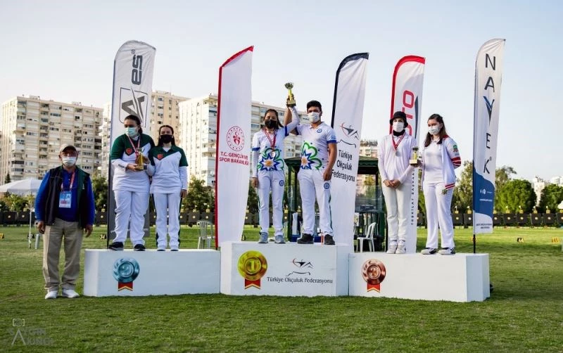 Büyükşehir okçuları 9 madalya ile döndü
