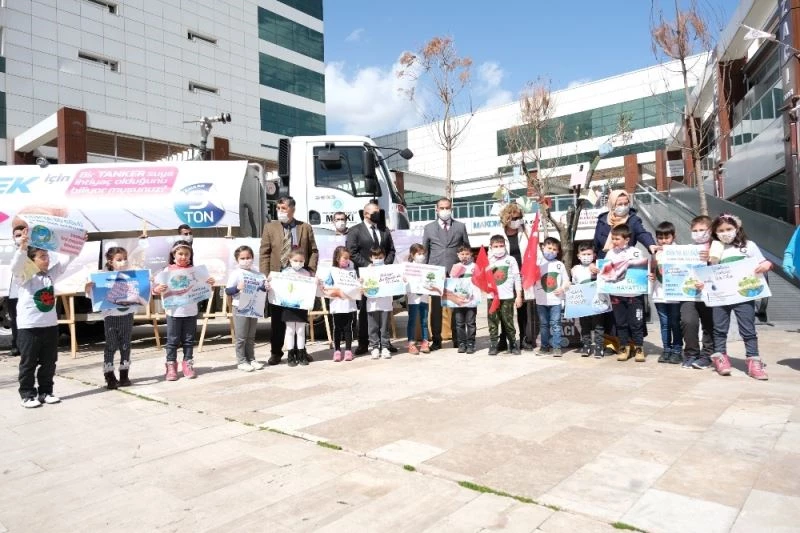 Dünya Su Gününde minikler dileklerini kuruyan ağaca astı
