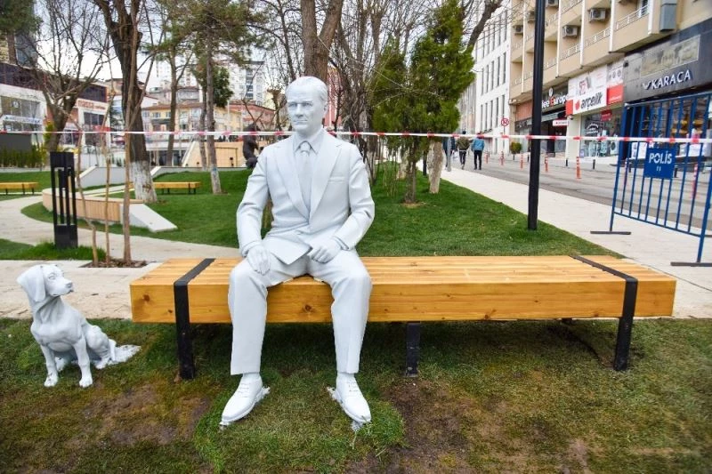 Bakım çalışmasından sonra yerine konuldu
