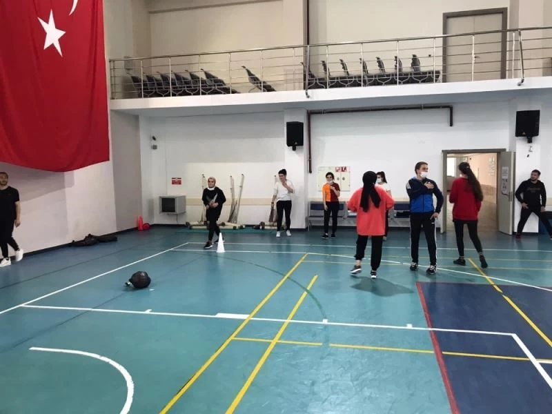 Rize’de PÖH, PMYO, POMEM okullarına hazırlanan gençlere yönelik ücretsiz kurs
