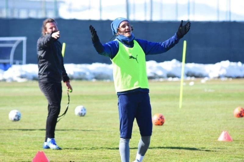 Dadaşlar 3 puana hasret kaldı
