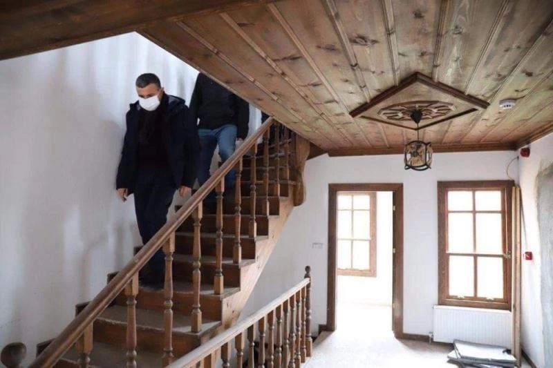 Vali Atay, Vilayetler Birliği Konağını inceledi
