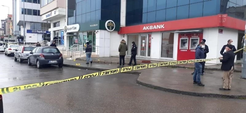 Tuzla’da banka kuyruğunda tartışma kanlı bitti
