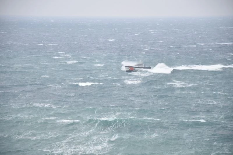 Gökçeada’da kalp krizi geçiren hasta Sahil Güvenlik botuyla anakaraya ulaştırıldı
