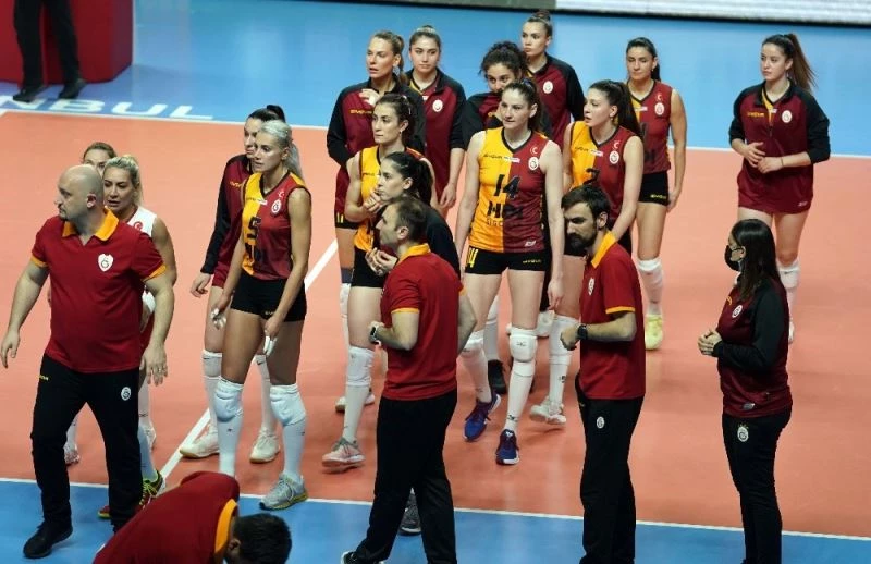 Galatasaray ikincilik madalyasını aldı