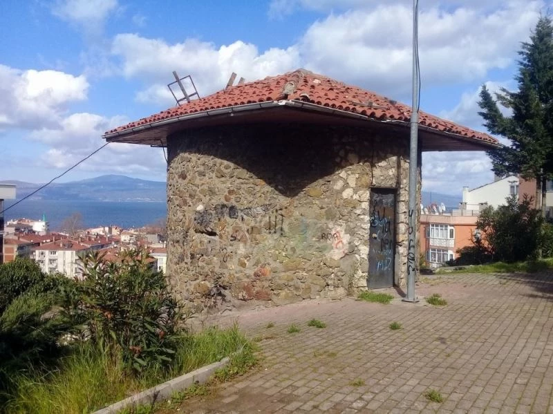 Yel değirmeni eski günlerini özlüyor
