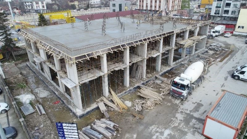 Düzce itfaiyesinin yeni hizmet binası hızla yükseliyor
