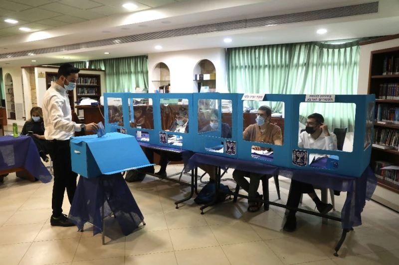 İsrail Başbakanı Netanyahu’nun liderliğindeki Likud Partisi seçimleri önde götürüyor
