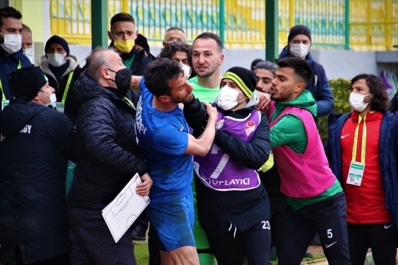 3. Lig’de ilk yarı bitiminde kavga çıktı